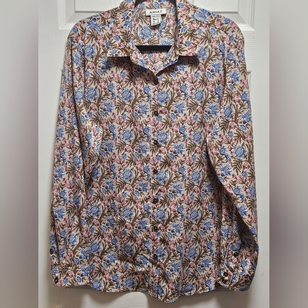 Ariat Women’s XL Beige Floral Western Shirt Blue & Pink Snap Button EUC - Picture 2 of 12